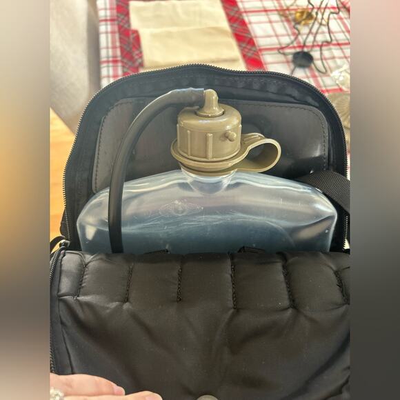 Hydramax Alpha Black 120oz Hydration Backpack - Picture 2 of 5